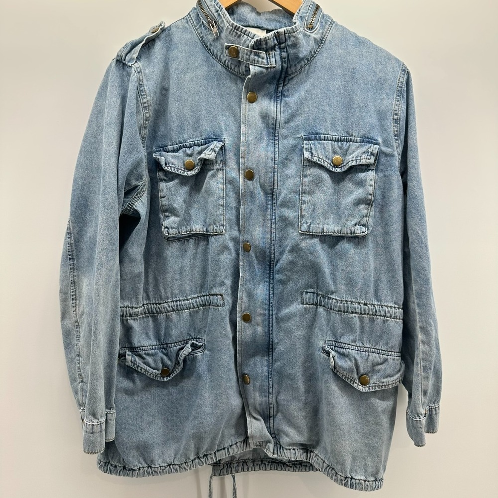Hayden Los‎ Angeles Denim Jacket Womens M Blue Snap Front Utility Pocket Outdoor